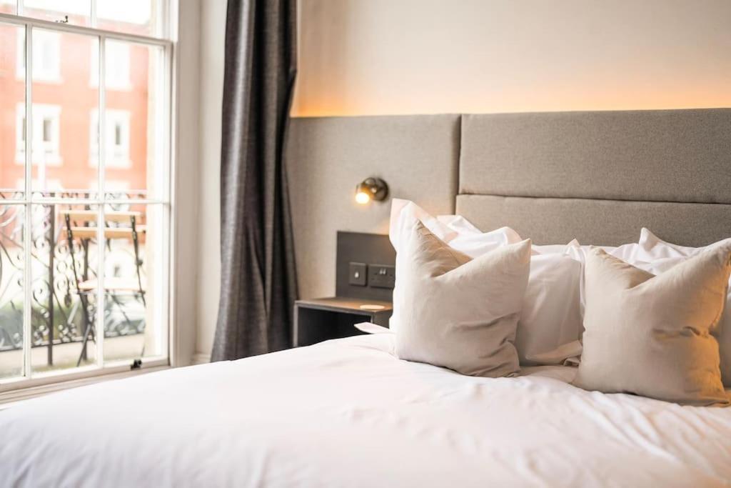 High End Free Parking Wifi Balcony Ensuite Cheltenham Esterno foto