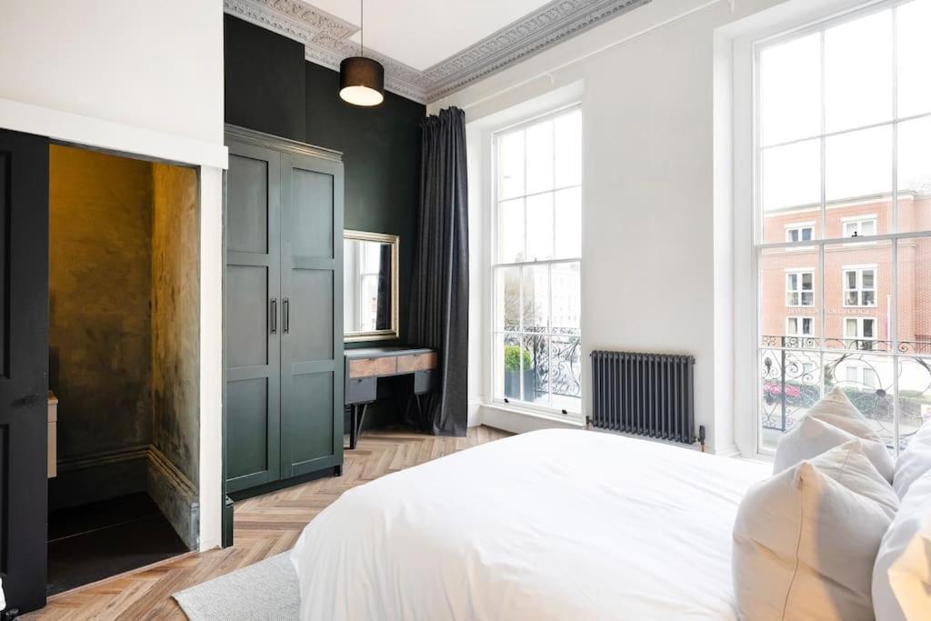 High End Free Parking Wifi Balcony Ensuite Cheltenham Esterno foto