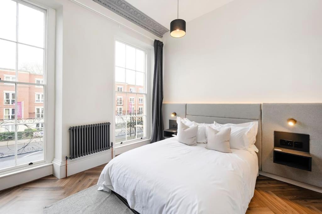 High End Free Parking Wifi Balcony Ensuite Cheltenham Esterno foto
